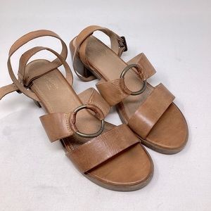 Seychelles. Down Leather Sandals Sz 9